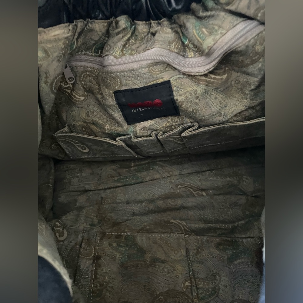 Hobo International Black Leather Tote - image 4